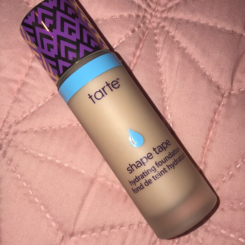 🌿Tarte Shape Tape “hydrating” foundation🌿